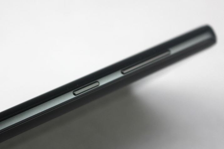 {fB̍ʂɂ́A{[{^ƃTXƎAI@\uBixbyv̌Ăяo{^zu