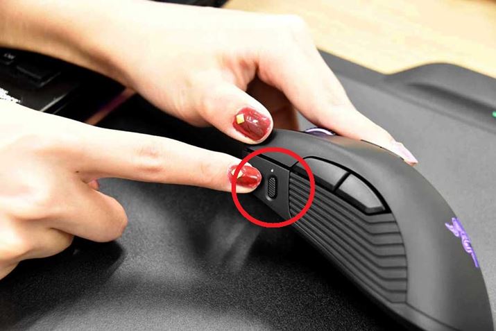 TChɂ́Avt@C̐؂ւ{^𑕔