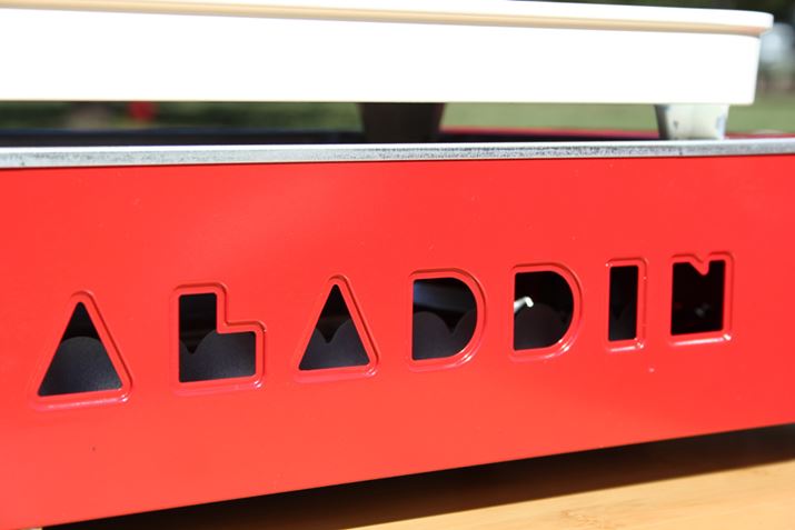 ́A{̑ʂɂuALADDINv̔mF\B̂܂ł킢I