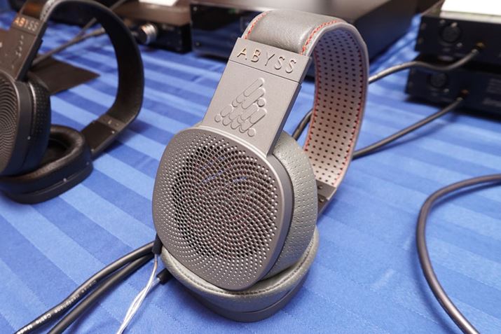 ABYSS̍ŐVwbhzuDiana PhivIBʌ^hCo[jbg̃TCYɊg債ĂAiɂẮuDianavAbv錩݂