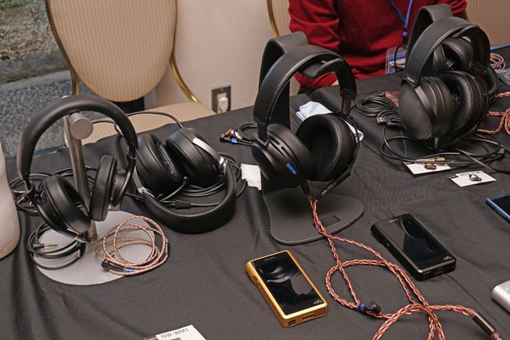 nCGhwbhźuMDR-Z1RvƁuMDR-Z7M2v̓Wu[XBpɁAVOl`[V[ỸnCGhEH[N}uNW-WM1ZvƁuNW-WM1AvpӂAꂼgݍ킹Ŏł悤ɂȂĂ