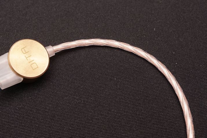 t̃P[úAVo[ƃS[h̃imq܂ރIC𒍓OSLOP[uBP̔̔\肵ĂƂ