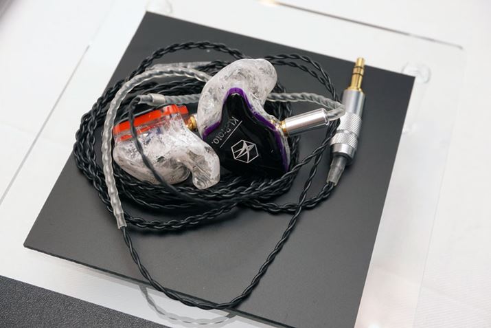 CzhCo[jbg̃Tvgݍ񂾂݂ă{̃JX^IEM@B14mm ãhCo[jbgBA^hCo[Ƃ̃nCubg\̗p