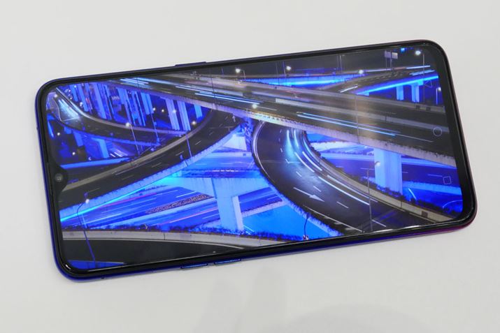 ��ʂ��ז������Q�����قƂ�ǂȂ��A�ʐ^�⓮����{������ɂ̓s�b�^�����낤