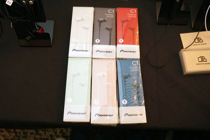 uSE-C1TṽJ[oG[VfBȃfȂA6F̃JtȃJ[oG[Vp