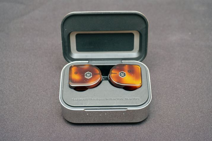 VɎ舵JnMASTER & DYNAMICBڋʂ͏̊SCXCzuMW07vBAZe[ggɃj[NȃfUCIBẼCzڑNFMI̗pȂǂŋ߂̊SCXCznCGhf̃gh͂ƉĂB11ŉi39,000~O