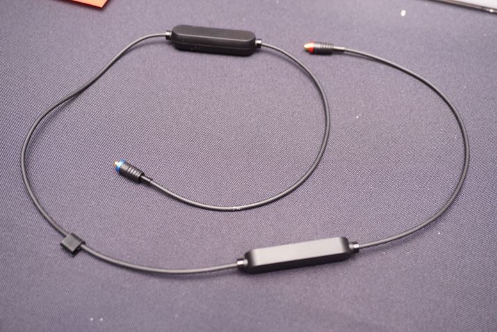 MMCXRlN^[̗pBluetoothP[uuRC-BTṽoG[VfQlWBRlN^[̃C[ȂȂĂAShure|łȂCzɂt悤ɂȂ