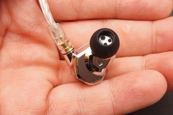 1026ɔJnCampfire AudiouANDROMEDA SvWĂB➑̂ɃXeXX`[̗puANDROMEDAṽoG[VfŁA400ł̔ƂȂBi129,300~iŕʁj