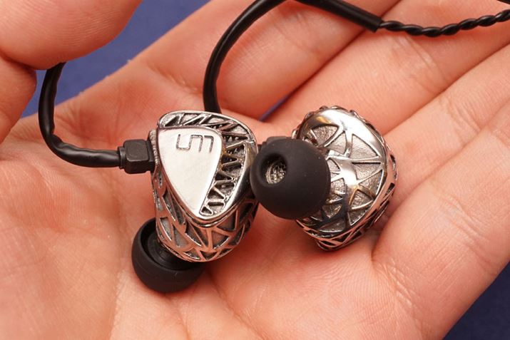 Unique MelodýA➑̂Ƀ`^jE̗puMAVENv̎ioWĂB3Dv^[gƂŁAɍׂȃfUC{ĂB{ł̔≿i͌_ł͖Ƃ̂