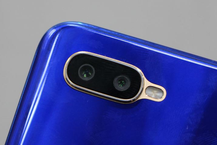 ���C���J�����̓f���A���J�����d�l�A��1600����f�Ɩ�200����f�̑g�ݍ��킹