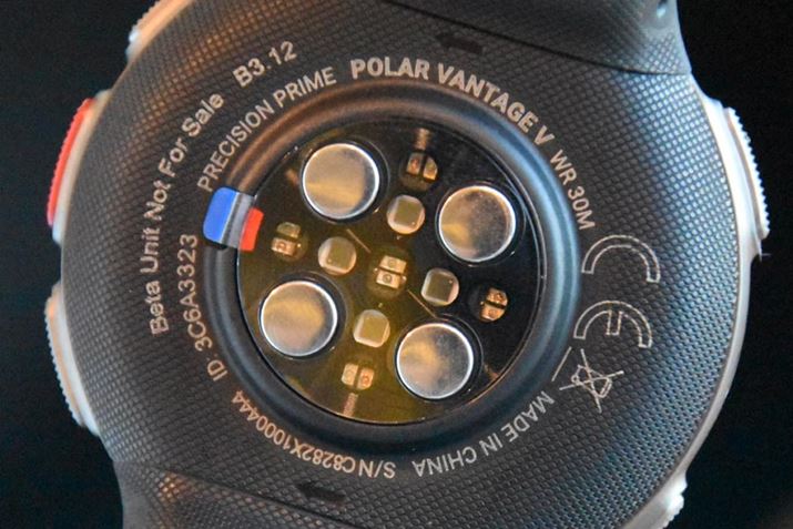 �uPolar Vantage V�v�̖{�̗��ʂɓ��ڂ��ꂽ���w���S���Z���T�[