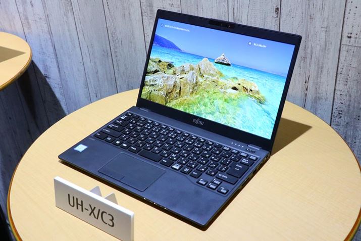 �Ōy�ʂ�����X�V����LIFEBOOK UH-X/C3�B���̏d�ʂ͋��ق̖�698g