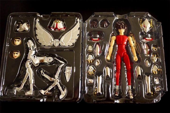 �J���ł��B����̃t�B�M���A�ƃN���X�̃p�[�c�����肾������B�������A�N���X�̓I�u�W�F�Ɋ����ł��܂�