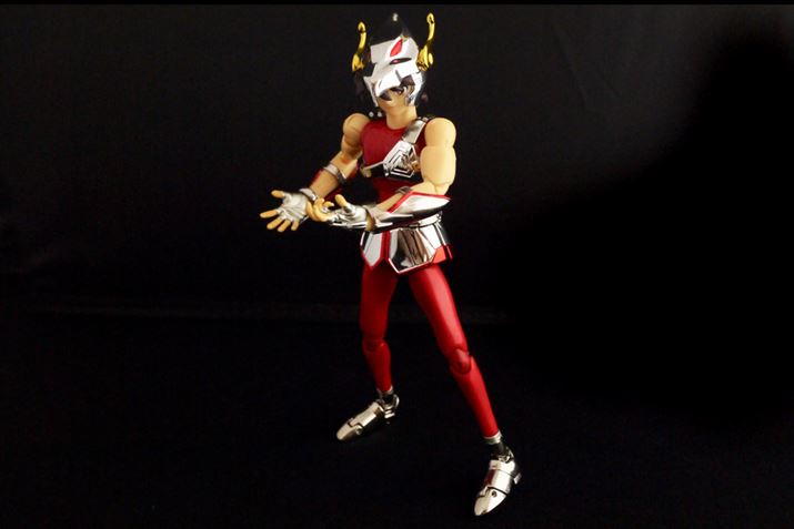 �r�A�[�}�[�𑕒��B���͈��茝�A�J����2��ނ��t��