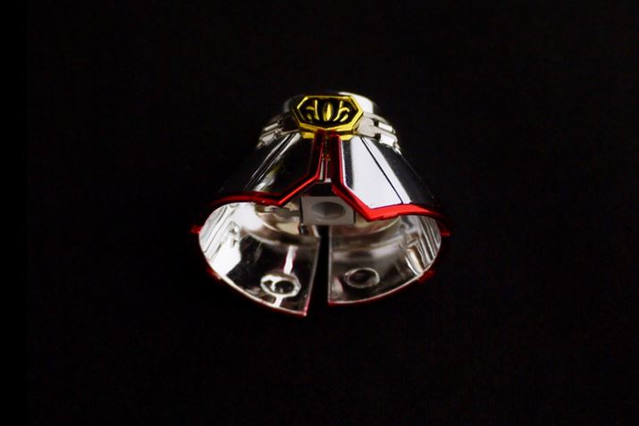 �I�u�W�F�p�[�c�̔n�̎�ƂȂ镔���ɍ��A�[�}�[�𑕒�