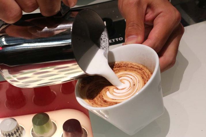 R[q[JbvɁAtH[~NƂł܂