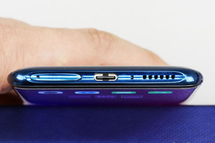 {̉ɂSIMJ[hXbgAUSB Type-C|[g܂