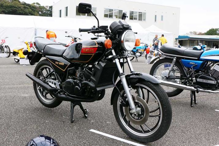 ���͕M�҂�1�䏊�L���Ă��邪�A���ł��u�����Ă���v�Ɗe���ʂ��琺��������قǂ̐l�C��