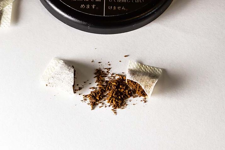 nT~ő܂؂JĂ݂ƁAׂӂꂽ^oRtĂ