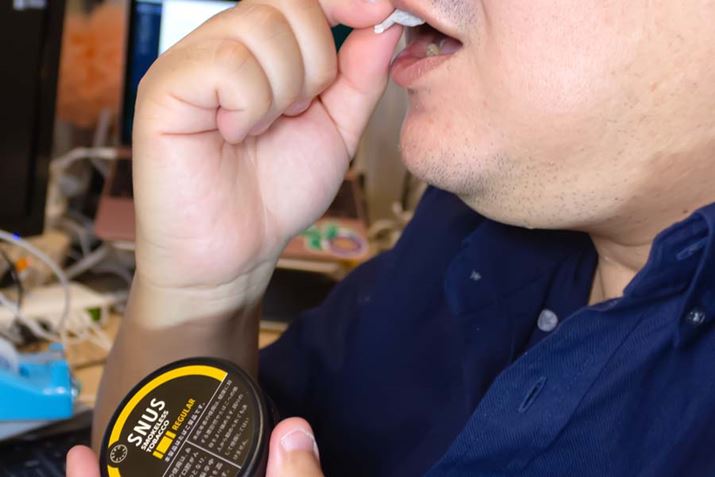 ̒AOƎs̊Ԃɋނ悤ɓ