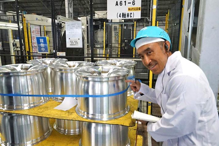 [VOJ[̓^C̕L̂ŁA傫ȂA苭x₵Ȃ₩߂܂