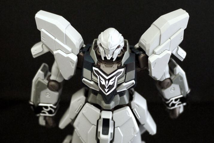 ɂr̉_ɂȂAOɉ|[WO̕L܂