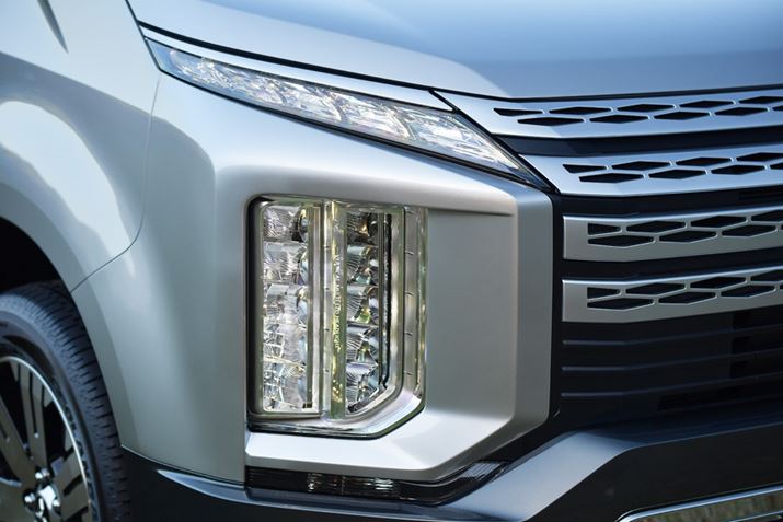 OH V^ufJD:5v̏c^CgBʂȂAtHOv̗ނł͂Ȃƍl邪B