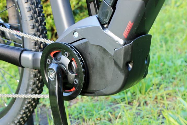 ������2�i�̕ϑ��@�\��������h���C�u���j�b�g�ɂ��A�O2�i×��10�i��20�i�ϑ����\�ƂȂ���