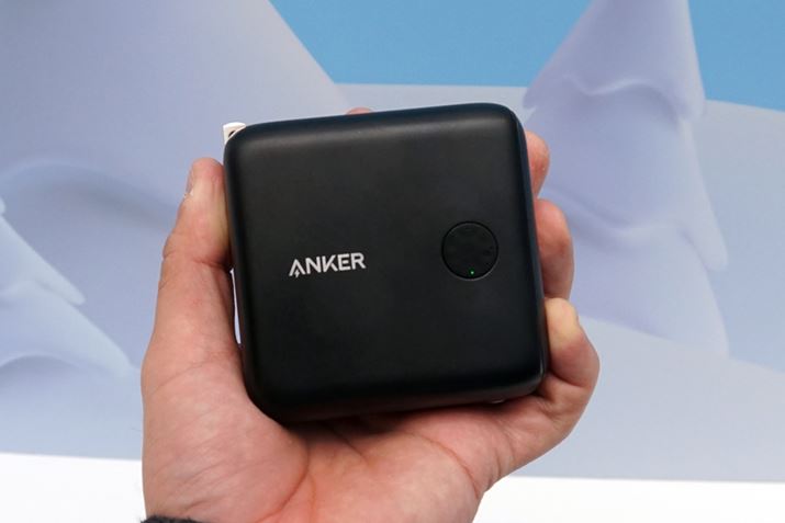 10000mAh̃oCobe[@\USB[d@\1Ɏ߂uPowerCore Fusion 10000v