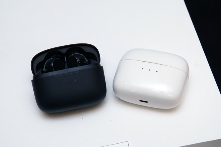 RpNgȏ[dP[X̗pSCXCzuLiverty Airv