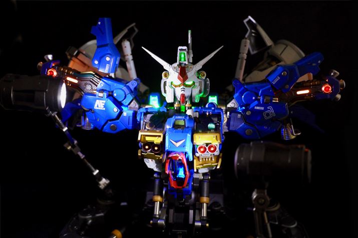 {̂LED+LEDT[`Cg̔ŁAN₩ȐF̃K_\ł܂