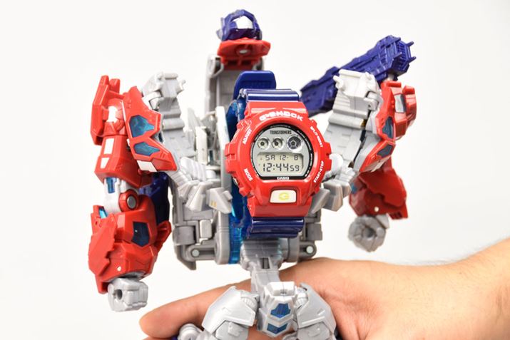 uG-SHOCKv̎͂Ƀp[cJpbƂԂ悤Ƀz[h