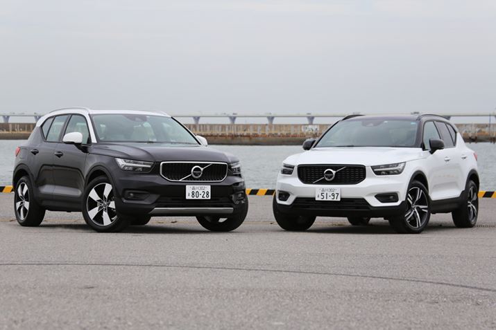 E{{uXC40 T5 AWD R-DesignvÁuXC40 T4 AWD Momentumv