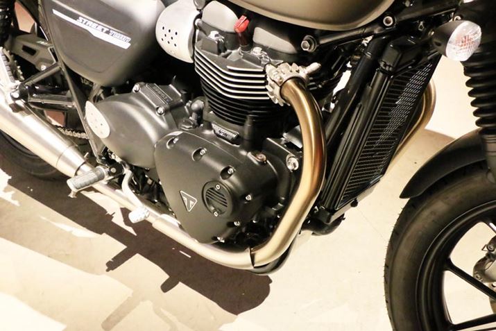 o͂傫サ900cc̋2CGWɂ́A^̃tB܂̂悤Ɍ