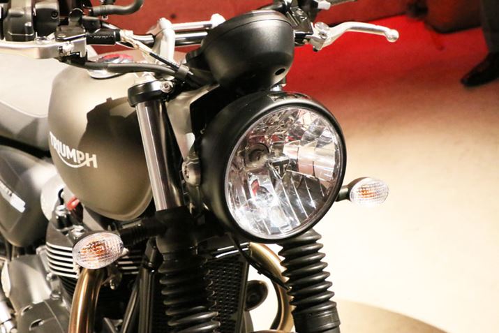 ۖڂ̃CgLEDł͂ȂA}`tN^[̗p