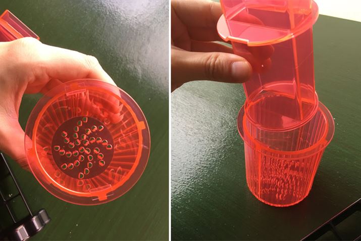 肨낵̂悤ȌJĂO[^[ɁAz_[Zbg܂