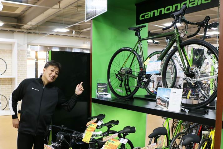 AJuhȂ̂őIɂȂ̂AO[Ƃ߂炵J[Ƃ