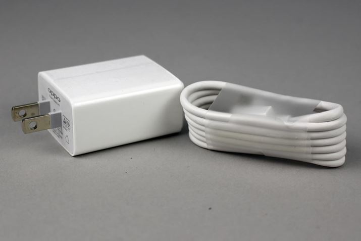 2Ȁo͂ɑΉACA_v^[ƃP[u