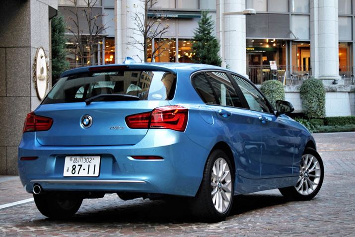 fȂABMWu118dv͑𒆐SƂđ傫Ȗ͂킹Ă