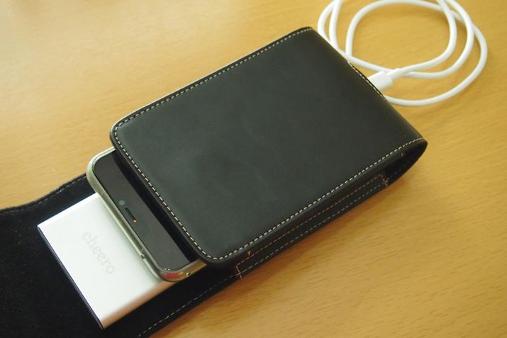 1��̃X�}�z�ƃ��o�C���o�b�e���[�����[���āA�[�d���Ȃ��玝�������܂�