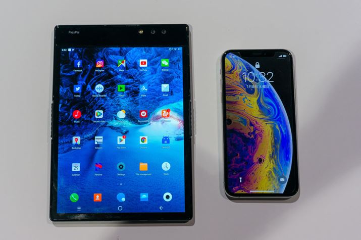 �uFlexPai�v�i���j�ƁuiPhone XS�v(�E)�̔�r