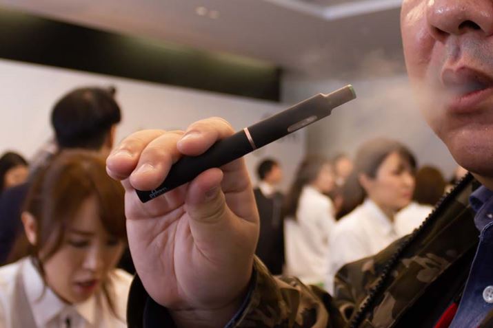 ��I����͐�p�X�y�[�X�Ŏ����z�����\������