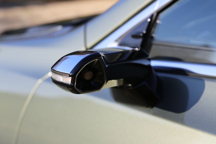 NTX V^uESvɓڂĂufW^AE^[~[v