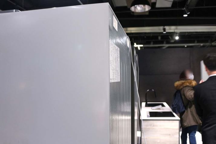 wʂ͕ɎdグĂA猩ĂBǂɐڂݒuł̂ŁAȃXy[Xł݂܂