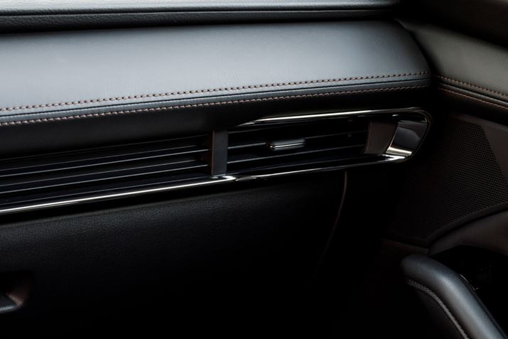 }c_uMAZDA3ṽCeÁACZOgŃgbvNXƌĂׂقǂ̍ւ