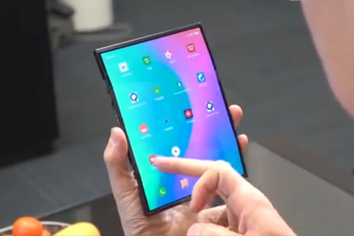 �J������Ԃ���8�C���`�̃^�u���b�g���炢�̑傫��