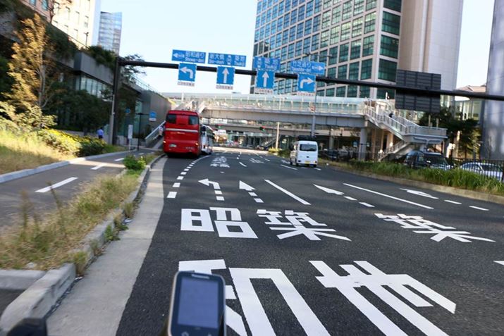 ̍LH𑖂邪AAVXĝł΂₭Xs[hɏ