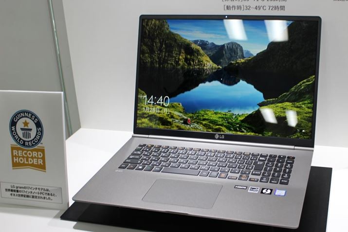 16�F10�̃A�X�y�N�g�������17�C���`�̃f�B�X�v���C��������u17Z990�v