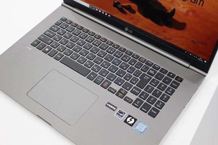 �e���L�[�t����101�L�[���̗p�B�^�b�`�p�b�h���L���A���쐫���ǍD��