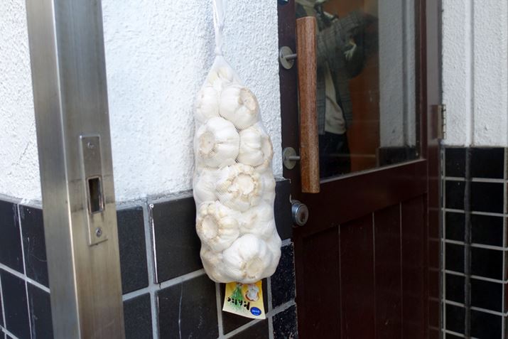 [I X̑Oɂ́Aʂ̃jjNI ́AjjNE̓Ȃ̂